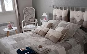 La Maison Rose 2 Chambres Avec Lit Pour 2 Personnes Et 2 Salles De Bains
